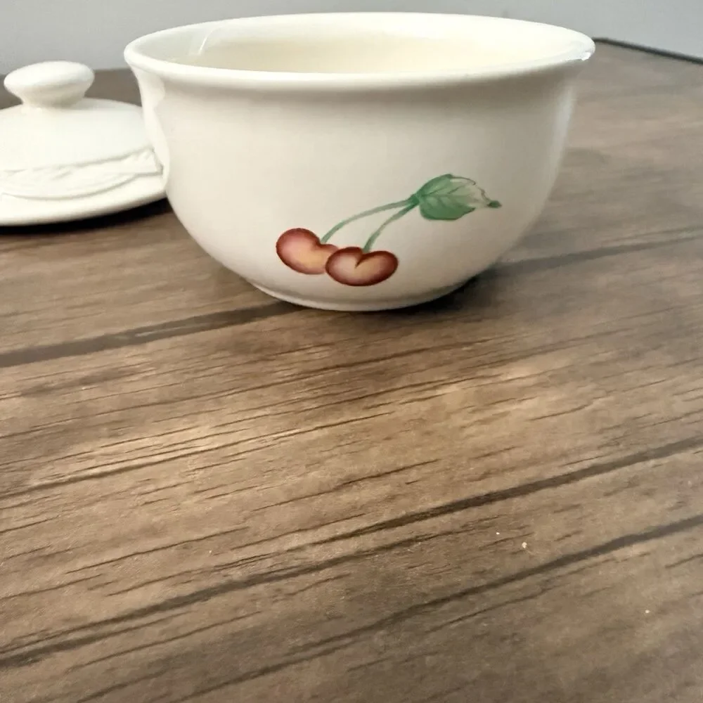 Pfaltzgraff Berry Basket Pattern Sugar Bowl with Lid